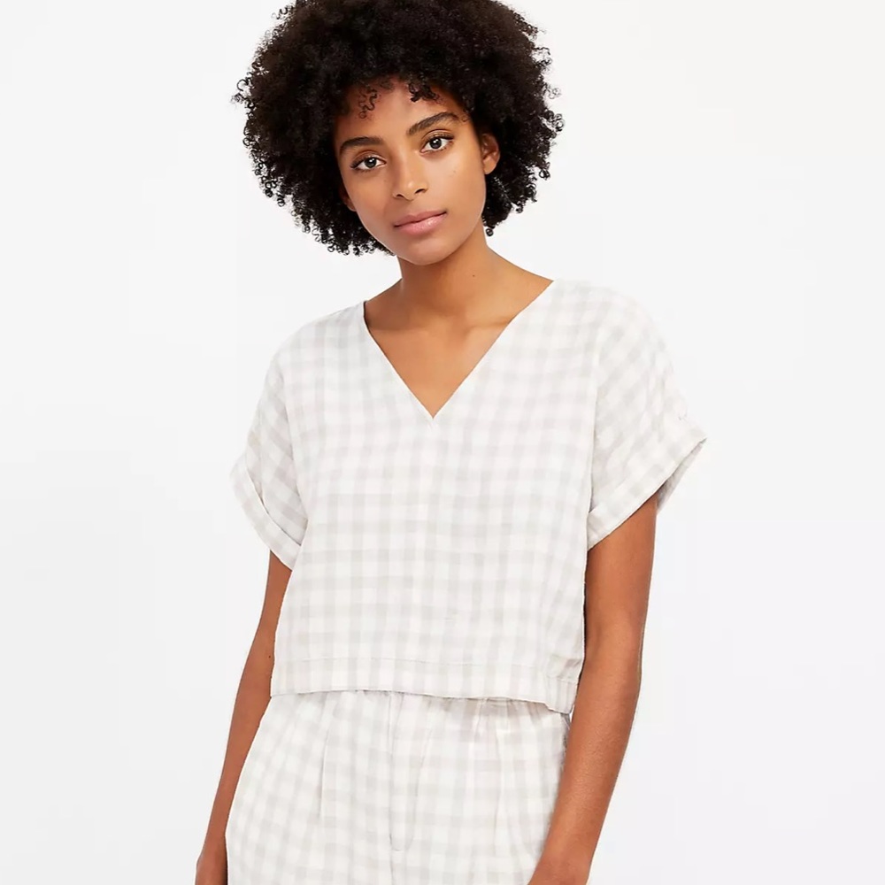 Lou and Grey Petite Gingham Linen V-neck Top
